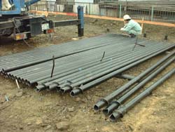 地盤改良鋼管杭の施工1